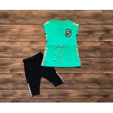 Костюм для дівчинки.